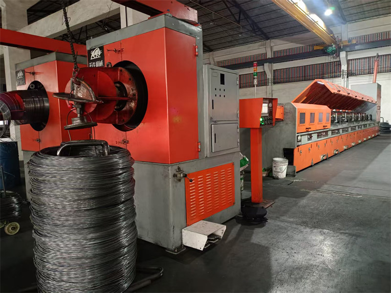 輥模在冷拉彈簧鋼絲上應用 Roller die mould applied on cold-pulled spring wire